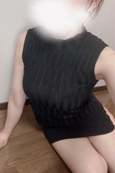 新人もも